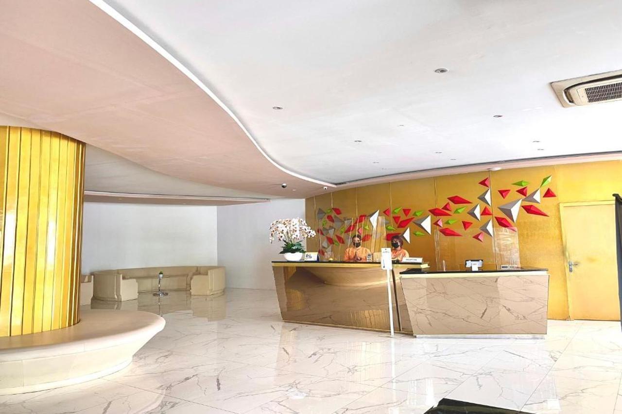 Golden Palace Hotel Batu Merah المظهر الخارجي الصورة